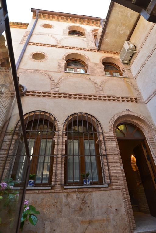 Apartamentos La Casa Del Grial توليدو المظهر الخارجي الصورة