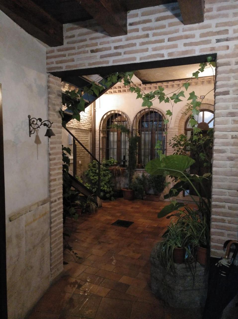Apartamentos La Casa Del Grial توليدو المظهر الخارجي الصورة